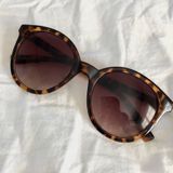 Kenneth Cole Sunglasses Photo 0
