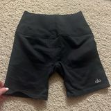 Alo Yoga Alo bike shorts 5 inch excellent condition xs Photo 0