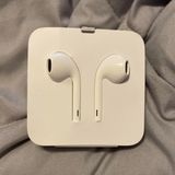 Apple Headphones Photo 0