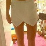 Missguided White Envelope Mini Skirt Photo 0