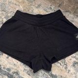 Alo Yoga Alo Weekend Escape Shorts Photo 0