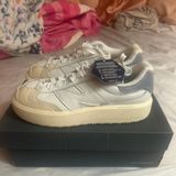 New Balance Shoes Photo 0