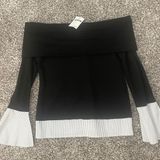 Socialite Off the shoulder sweater Photo 0