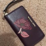 Michael Kors Wristlet Photo 0