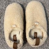 UGG Plush Slippers Photo 0