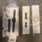 Apple  Watch Series 7 45mm Photo 0