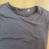 Tahari  plain black tee Photo 0