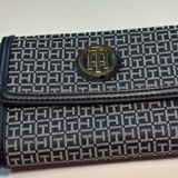 Tommy Hilfiger Clutch Wallet Photo 0