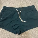 Vuori  Shorts Photo 0