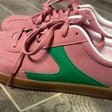 No Boundaries Pink and green sneakers Photo 0