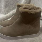 Blondo Boots Women’s 8M Beige Waterproof Suede Sneaker Faux Fur Lined #B3496295 Photo 0