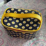 Trina Turk 🌻A Makeup Bag 🌻 Photo 0