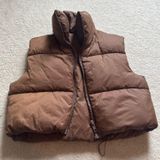 Amazon  Puffer Vest Cropped Brown Photo 0