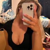 Motel Black Crop Photo 0