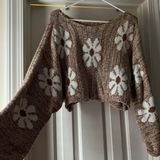 Storia These Three Boutique Brown & White Flower Crop Sweater Photo 0