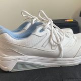 New Balance Shoes Photo 0