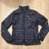 Patagonia Women’s Black Nanopuff Jacket size Medium Photo 0