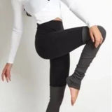 Alo Yoga  | Goddess Two-Tone Ribbed Leggings in Black & Grey Photo 0