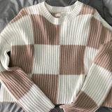 moon&madison Cropped Checkered Sweater Photo 0