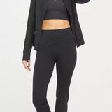 Spanx Back In Stock Booty Boost® Yoga Pant Flare Legging Photo 0