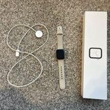 Apple  Watch Series 7 41mm Photo 0