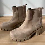 Madden Girl Women's Tan Chelsea Boots Photo 0