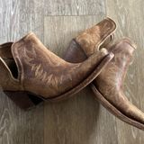 Ariat  Dixon Booties 8.5 Photo 0