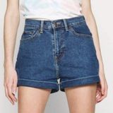 Levi's  Brand New Vintage Inspired Mom Shorts Photo 0