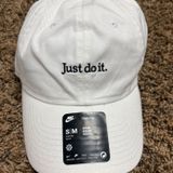 Nike White  Hat Photo 0