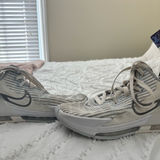 Nike  LeBron Witness 7 Basketball Shoes Photo 0