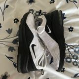 Nike Air Max Shoes Photo 0