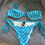 Triangl  Bikini Photo 0