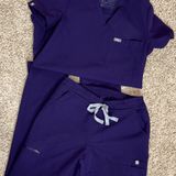 FIGS Scrubs Set Photo 0