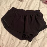 Lululemon Hottie Hot Shorts 2.5β size 6 Photo 0
