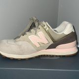 New Balance Sneakers Photo 0