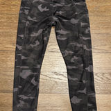 Athleta  ultimate stash pick Camo 7/8 tight (Leggings) size medium green black Photo 0