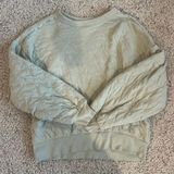 Universal Threads Sage Quilted Sweatshirt Photo 0