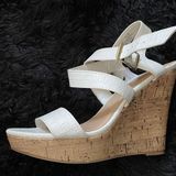 Bella Vita White Platform Sandal Photo 0
