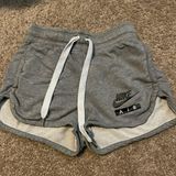 Nike athletic shorts Photo 0