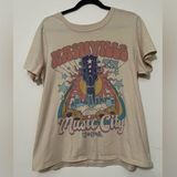 Zoe & Liv Nashville TN Music City Graphic Tee Shirt Beige Size L Photo 0