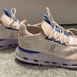 on cloud  Running Cloudnova Women’s Shoes Photo 0