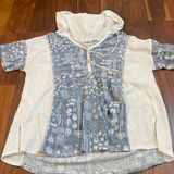 Boutique Brand Patterned, Loose fitting top. Size M. Blue Size M Photo 0