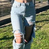 PacSun 90s Boyfriend Jeans Photo 0