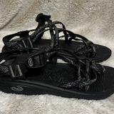 Chaco Sandals Women’s Size 9 Classic Strappy Toe Loop Shoes Black Outdoor Nature Photo 0