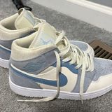 Jordan Nike  1 Mid Photo 0