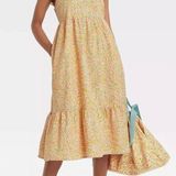 Universal Threads Floral Midi Dress Photo 0