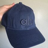 Alo Yoga Cap Photo 0