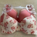 Adrienne Vittadini Bra Set Photo 0