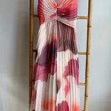 EXPRESS Pleated Maxi dress Photo 0