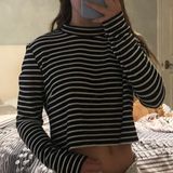 Forever 21 Long Sleeve Black And White Striped Cropped Shirt Photo 0